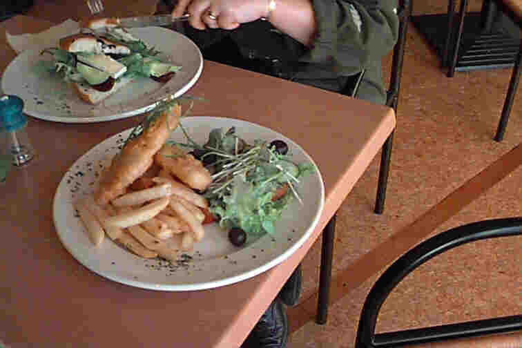 Fish & chips presentation, Blowfish Cafe