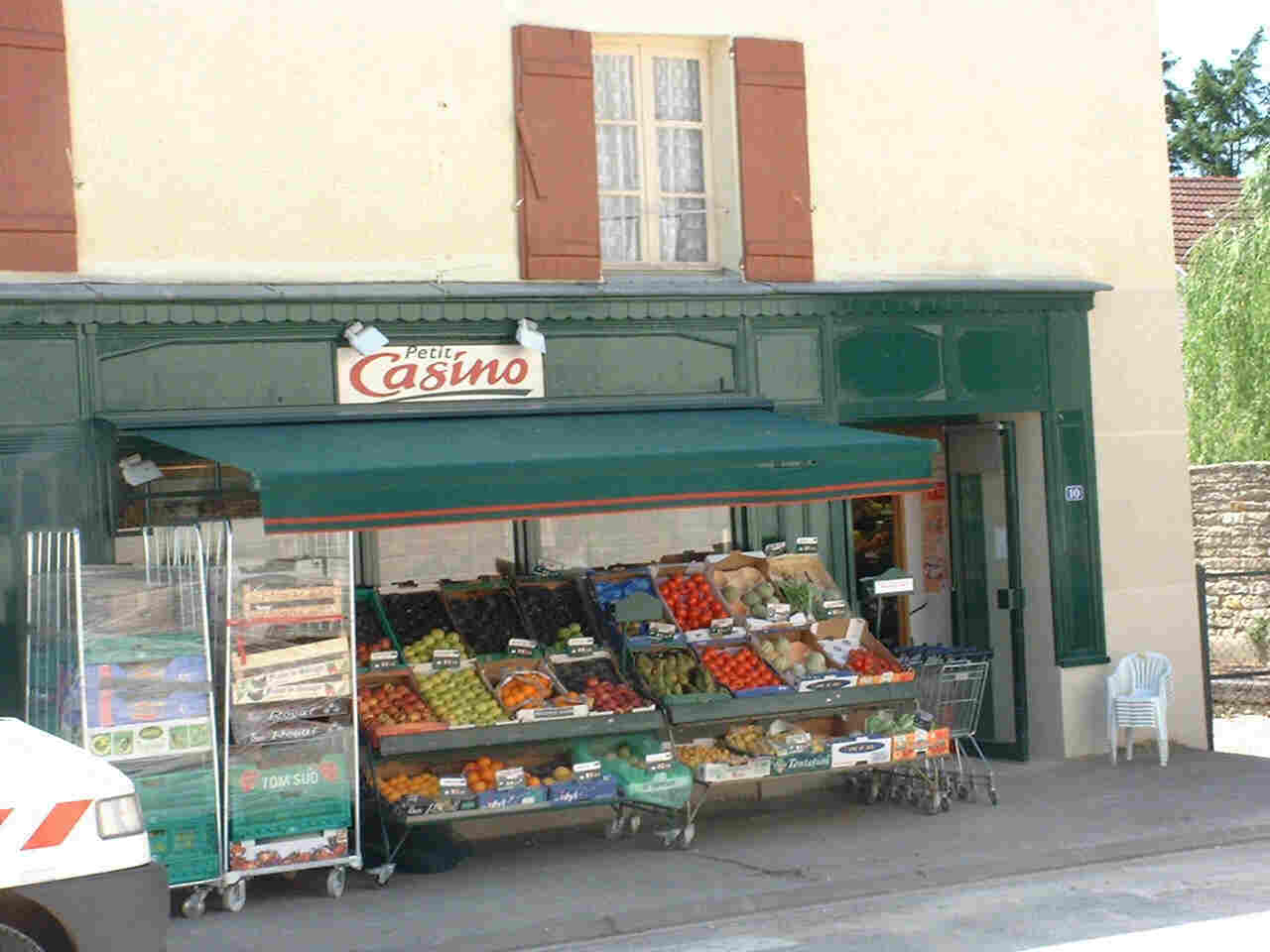 Grocery store, Fontaine-Francaise