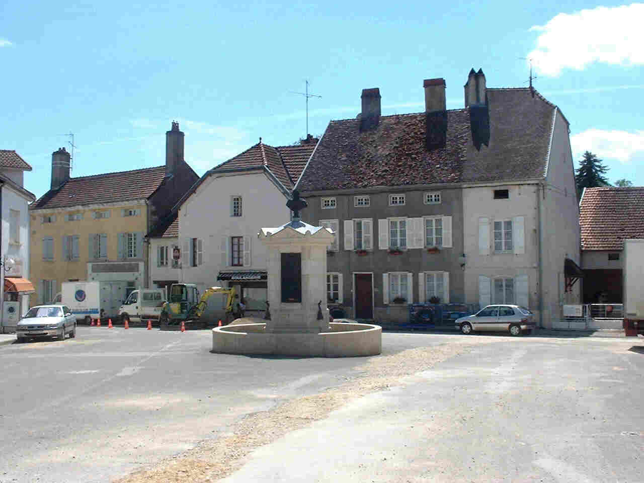 Central square, Fontaine-Francaise