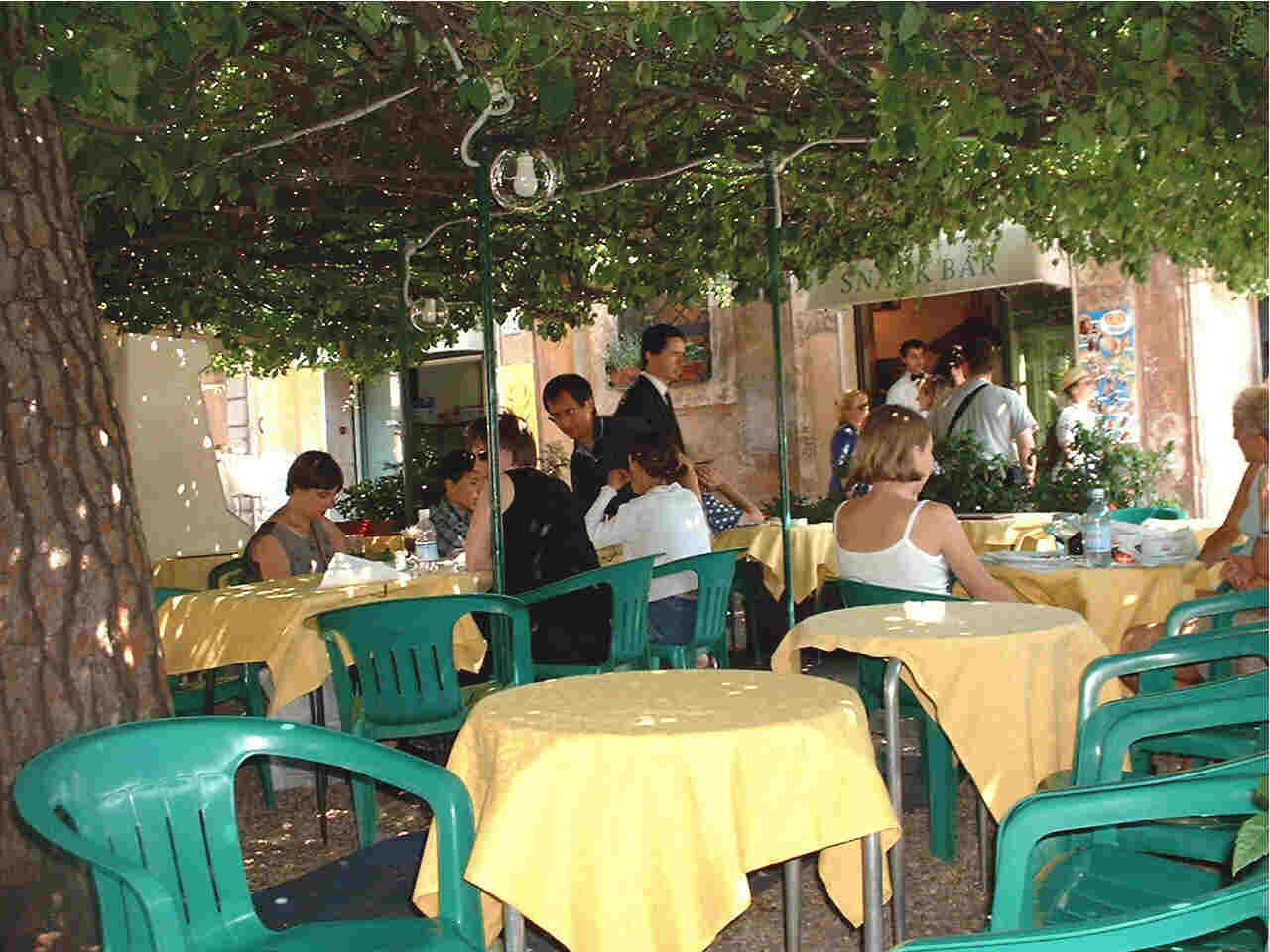 Pizzeria near the Forum