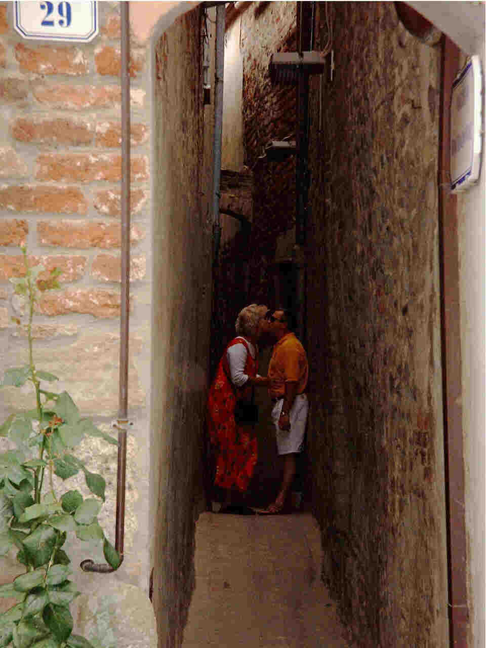 Narrowest street in Italy