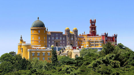 by Singa Hitam - Sintra - Palacio da Pena, CC BY 2.0