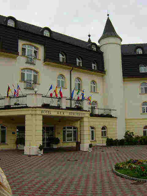 Hotel S.E.N.